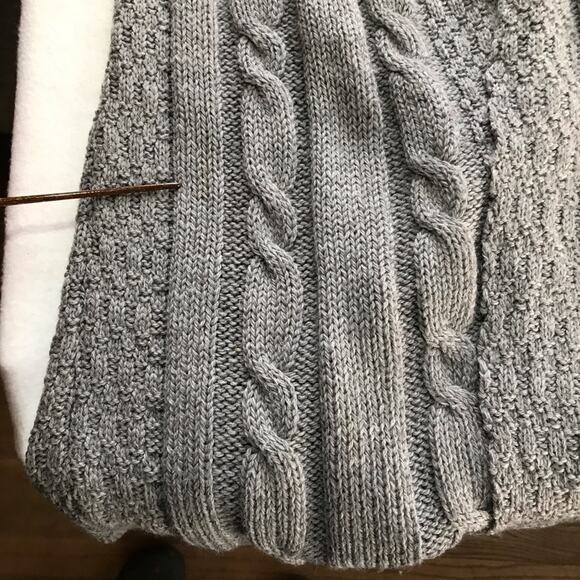 Aran Crafts Ireland 100% merino wool grey cable knit long length cardigan S - Picture 11 of 11